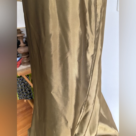 Carmen Marc Valvo collection gold skirt - Picture 4 of 10